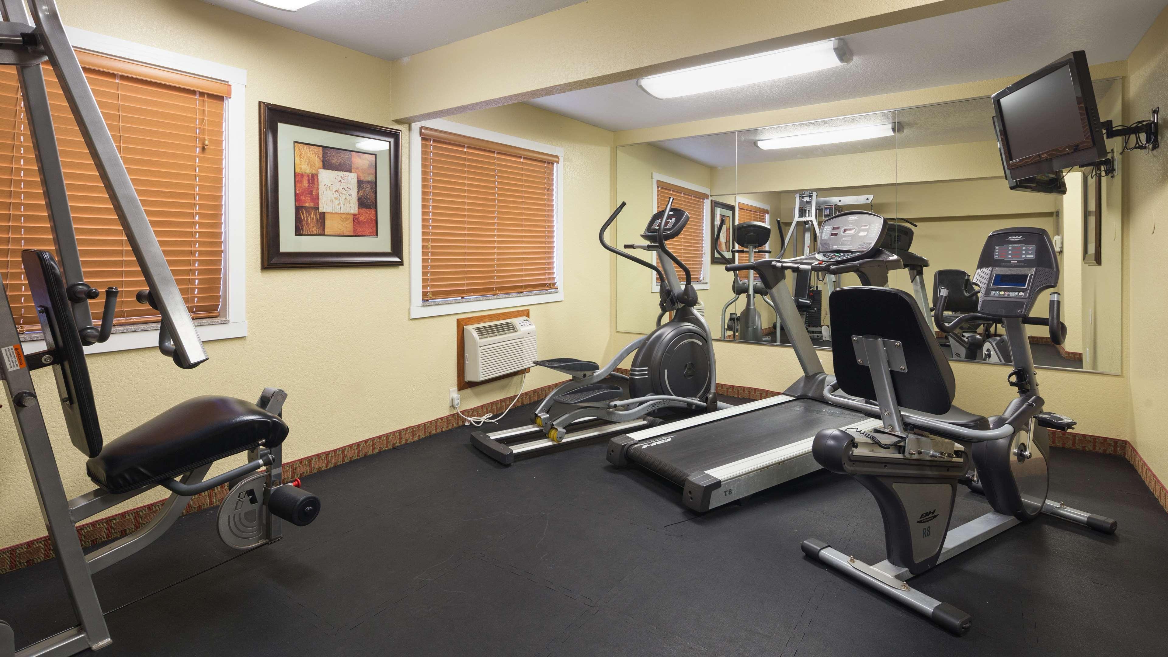 Best Western Plus Altoona Inn Exterior photo