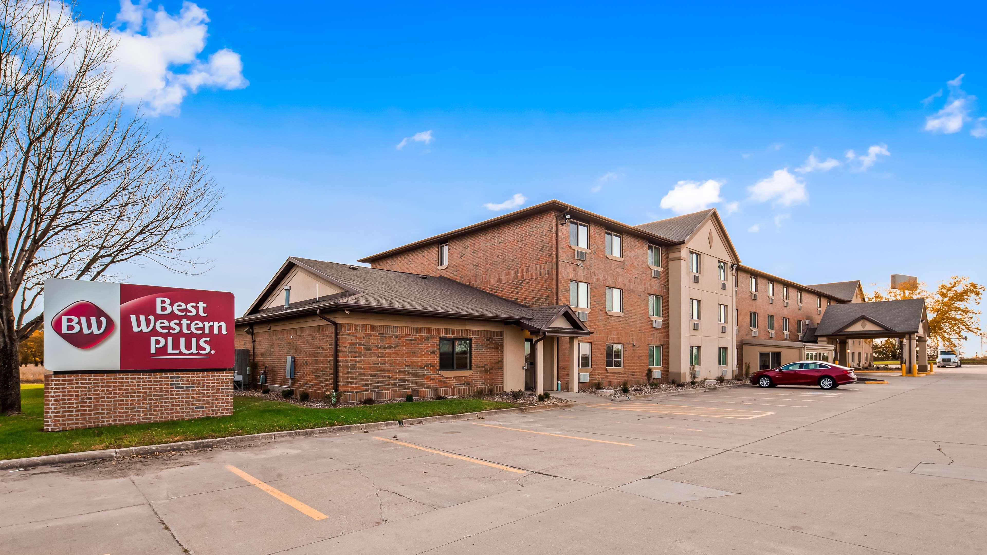Best Western Plus Altoona Inn Exterior photo