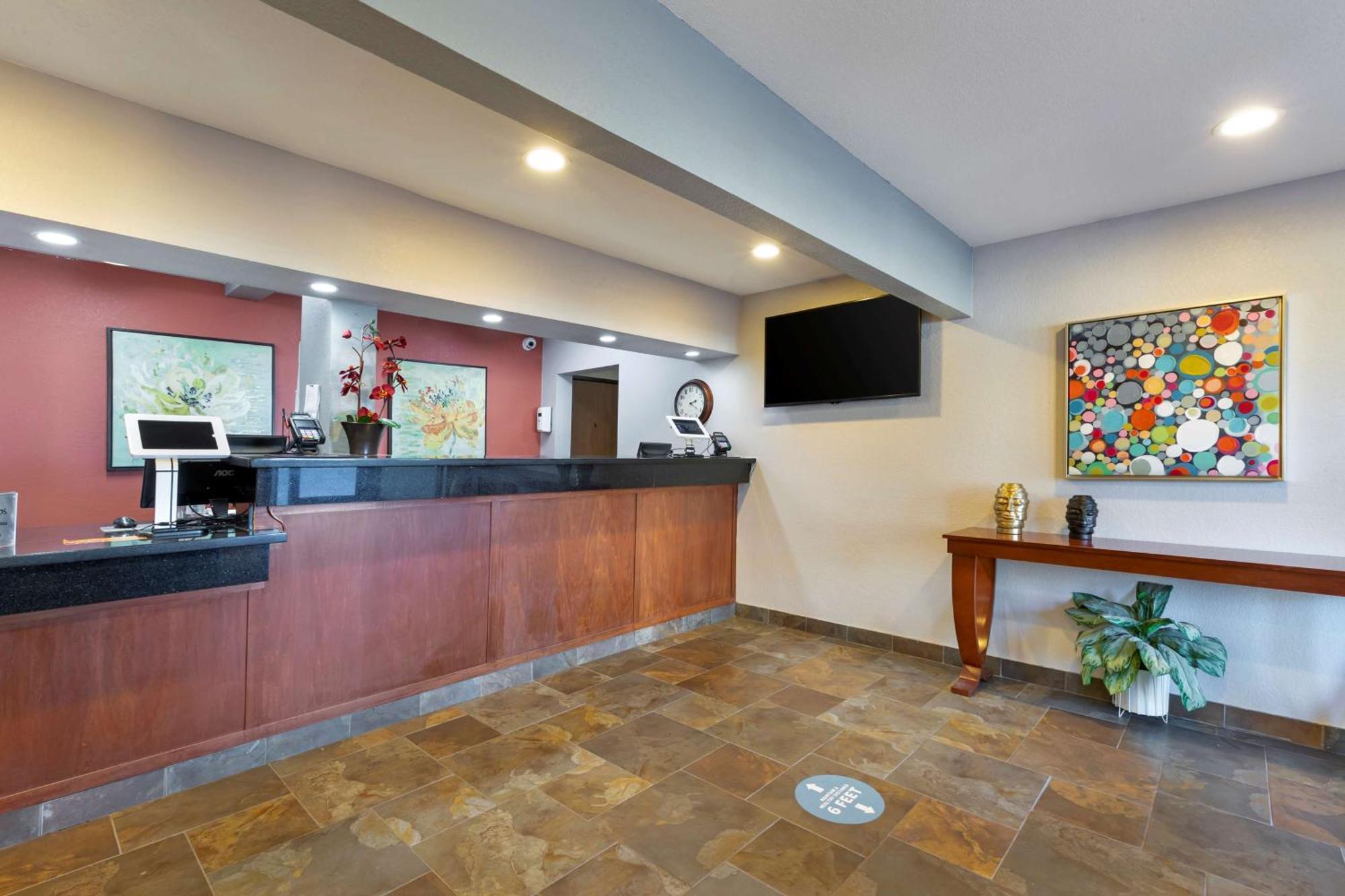 Best Western Plus Altoona Inn Exterior photo